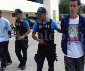 Los detenidos fueron identificados como Cesar Augusto Matute Baquedano (21) y Elvin Salatiel Lozano Vallecillo (20) (Foto: El Heraldo Honduras/ Noticias de Honduras)