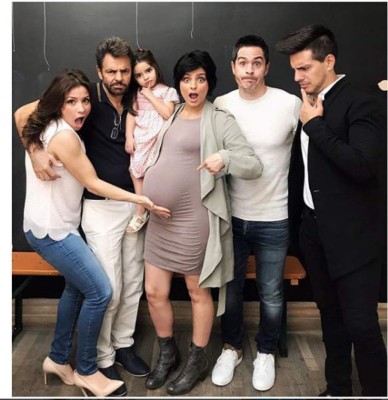 Las fotos más tiernas de Aislinn Derbez embarazada