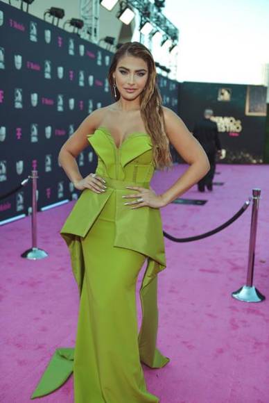 ¡Deslumbrantes! Así llegaron los famosos a Premio Lo Nuestro