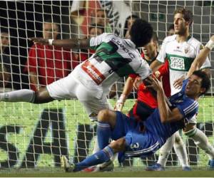 Imagen de la polémica jugada en la que se pita penal contra Pepe.