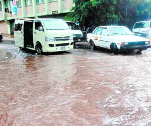 Para este martes se esperan fuertes lluvias en los departamentos afectados por la onda tropical.