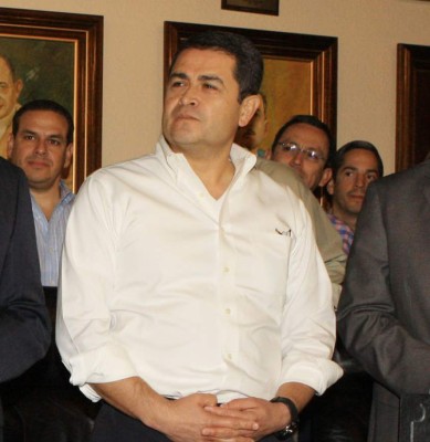 Mensaje de JOH en cadena nacional