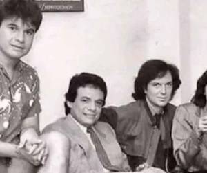 De esta reunión de amigos y famosos cantantes de 1984, todos ya partieron 'para la eternidad', como reza en la canción 'El Triste', que le dio la fama mundial. Foto: Instagram.