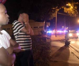 El atacante del lamentable hecho fue identificado como Omar Mateen, ciudadano estadounidense de origen afgano, nacido en 1986, según las cadenas CBS y NBC.