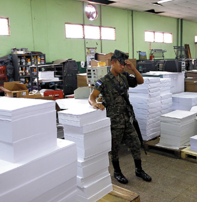 Suspenden impresión de papeletas del PN