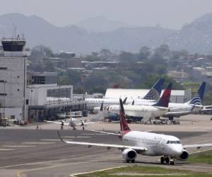 La operatividad de Toncontín está garantizada, según el titular de Finanzas, Wilfredo Cerrato, ya que la cláusula que penaliza al Estado será eliminada.