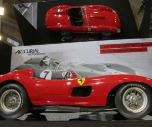 El Ferrari 335 S Spider de 1957 fue vendido en 28 millones de euros (32.075.200 con la comisión y los gastos).
