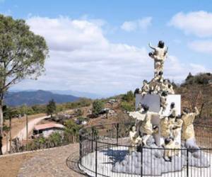 Monumento en el cerro de Hula en memoria a las víctimas de Tan Sahsa.