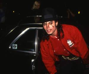 Michael Jackson se colocó por quinto año consecutivo en el primer puesto de la lista de los famosos fallecidos que más dinero ganan.
