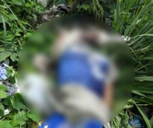 El hombre quedó boca abajo en el lugar donde probablemente solo lo llegaron a lanzar.