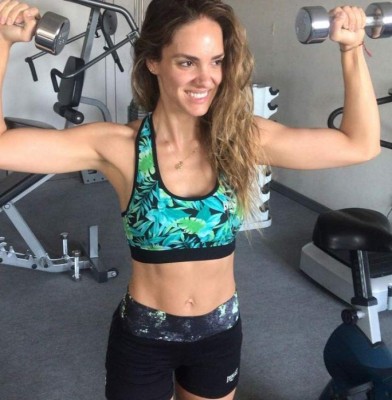 Nayara Vit, la modelo brasileña que murió al caer de 12 pisos del edificio donde vive su novio magnate (FOTOS)