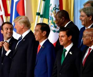 El encuentro entre los dos mandatarios duró aproximadamente media hora y se trató prioritariamente de la compleja renegociación en curso del Tratado de Libre Comercio de América del Norte (TLCAN), que empezará el 16 de agosto. Fotos: AFP