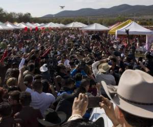 Alrededor de 1.2 millones de personas confirmaron su asistencia por Facebook. Al final el número se redujo a miles, pero no deja de ser una numerosa cantidad para una fiesta de cumpleaños, foto: AP.