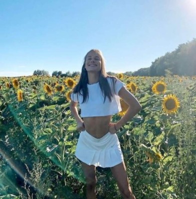 Nicole Poturalski: la sexy novia de Brad Pitt que está casada (FOTOS)