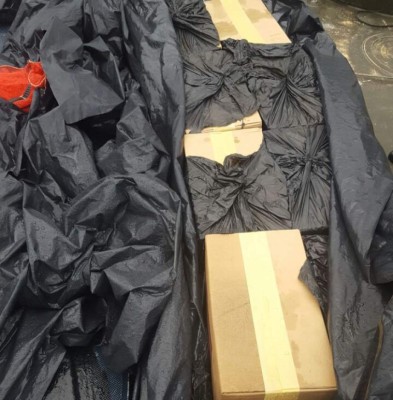 Encuentran abandonado millonario cargamento de cigarrillos en costa norte de Honduras&nbsp;