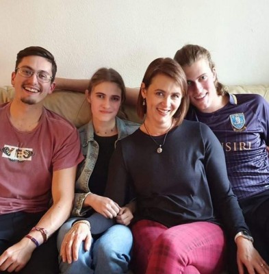 Así luce Nicky Mondellini, 'Mística', la rival de Thalía en María Mercedes