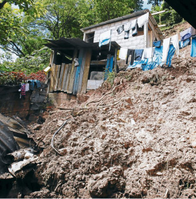 Primeros 123 afectados habitan en improvisados albergues