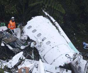 El avión se estrelló la noche del lunes en Medellín, en el noreste de Colombia.