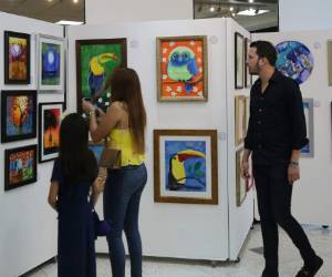 Acrílico, acuarela, pastel y collage son algunas de las técnicas que se aprecian en la muestra.