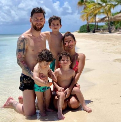 FOTOS: Antonela Roccuzzo causó furor en 2019 con sensuales fotos en traje de baño