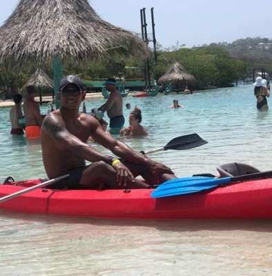 FOTOS: La lujosa luna de miel de Carlo Costly y su esposa Tita en Roatán
