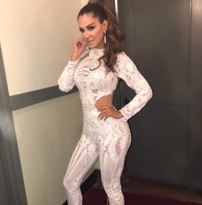 Ninel Conde alborota a sus fans con sensual y diminuto traje de baño