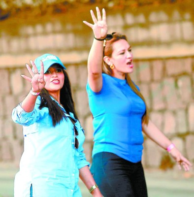 Fiesta azul en toma de posesión de Juan Orlando Hernández