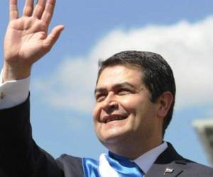 Juan Orlando Hernández se convierte -según la proyección de HRN- en el primer hondureño en ser reelecto en el cargo de presidente de la república. Foto: El Heraldo Honduras/ Noticias Honduras hoy.