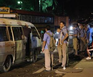 Los estudiantes protestaron ayer en la colonia Ramón Amaya Amador.