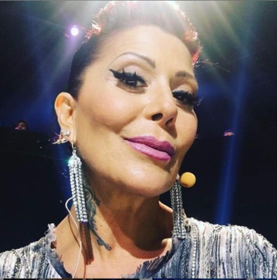 Alejandra Guzmán luce completamente irreconocible; su rostro ya no es el mismo