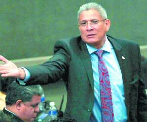 Según el diputado Esdras Amado no asistió al encuentro de Libre porque se enteró que había un plan para abuchearlo y agredirlo.