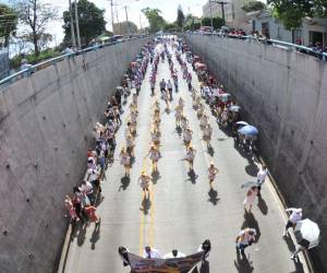 Desde distintos puntos del Distrito Central, los niños salieron a desfilar con alegría y fervor patrio como parte de las actividades por los 205 años de independencia.