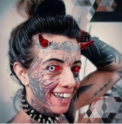 Las espeluznantes imágenes de Carol Praddo, 'la mujer diablo'&nbsp;&nbsp;