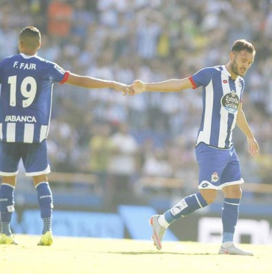 Deportivo golea al Espanyol y el Villarreal es el nuevo líder de España