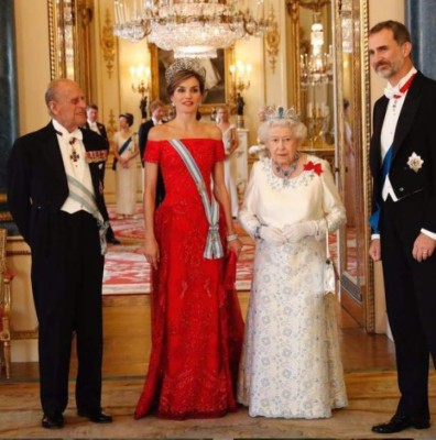 FOTOS: Los mejores looks de la reina Letizia de España