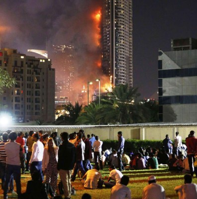 Dubái: enorme incendio en un hotel antes de celebraciones de Nochevieja