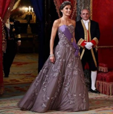 FOTOS: Los mejores looks de la reina Letizia de España