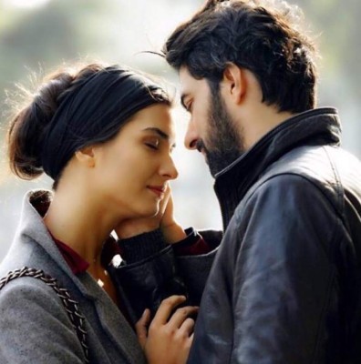 Polémica por beso 'erótico' en novela turca