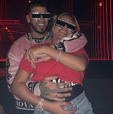 Anuel AA se hizo gigante tatuaje de Karol G en la espalda