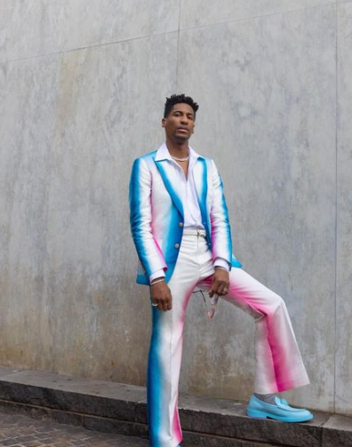 ¿Quién es Jon Batiste, el jazzista que se consagró en los Grammy?