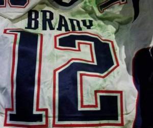 El jersey de Tom Brady fue encontrado en la casa de un periodista mexicano (Foto: Redes)