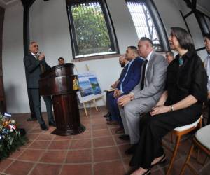 La emisión “Lagos y Lagunas” fue presentada en Tegucigalpa como un homenaje a los vínculos diplomáticos entre Honduras y República Dominicana, establecidos hace 102 años.