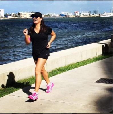 La sensual hondureña Carmen Boquín enciende las redes sociales