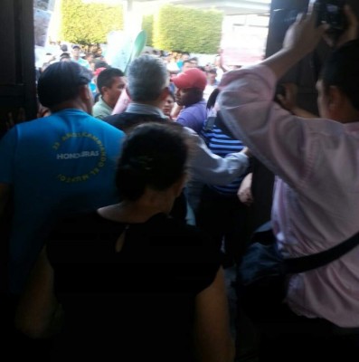 Protesta contra municipalización del agua en la capital hondureña