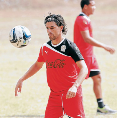 JC Espinoza reconoce la mejoría del Olimpia
