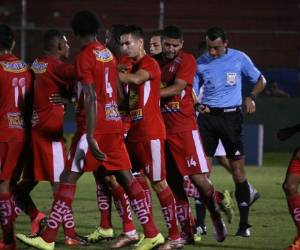 Marcelo Canales anotó doblete y sigue siendo el alma del Vida