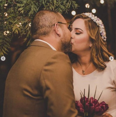 Anna Muñoz, presentadora hondureña, comparte las fotografías de su boda civil