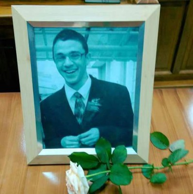 FOTOS: Así de alegre y servicial era Jonathan, el joven que perdió la vida a manos de un frío ladrón