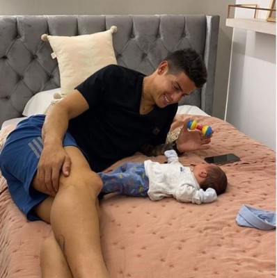 Las tiernas fotos de James Rodríguez junto a su hijo Samuel que enternecen las redes