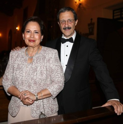 Juan y Ankie protagonizaron una romántica velada nupcial